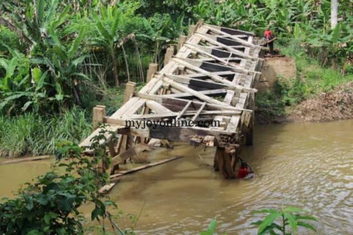 Domeabra-broken-bridge-protest-5 (Copy)