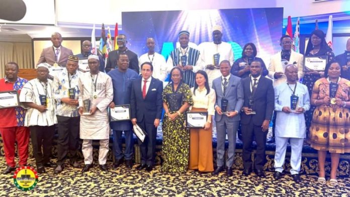 The-Awardees-in-a-group-photograph-753x424 (Copy)