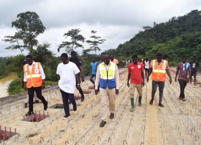 Collapsed Boinso bridge: Regional Minister visits scene, assures immediate reconstruction