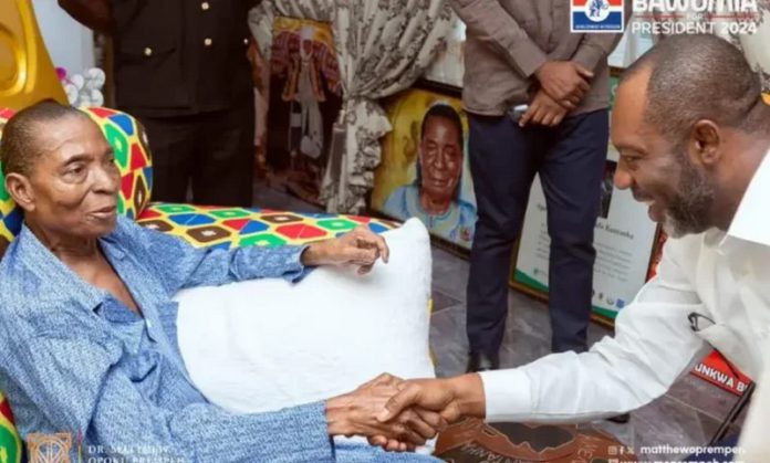 Napo-with-Apostle-Safo-704x424 (Copy)