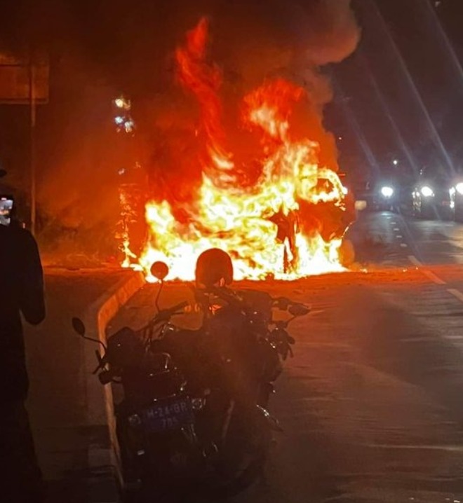 Car catches fire on Afrikiko stretch