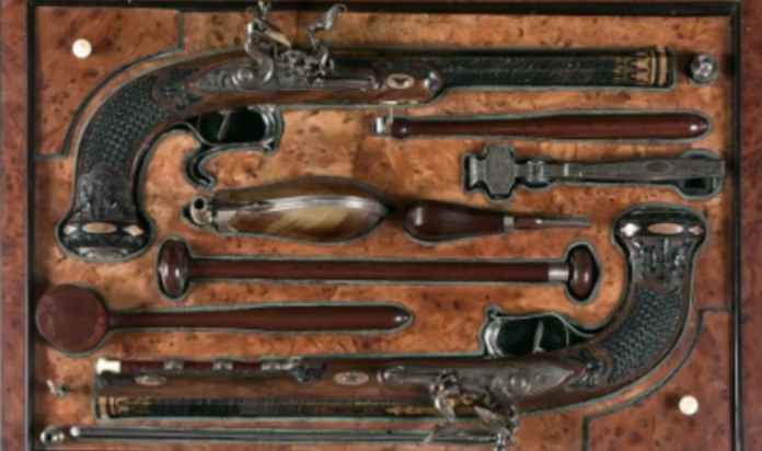 Osenat auction house | Napoleon later gave the pistols to his squire Armand de Caulaincourt, who passed them to his descendants Osenat auction house | Napoleon later gave the pistols to his squire Armand de Caulaincourt, who passed them to his descendants