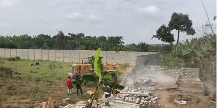 REGSEC demolishes unauthorised structures in Dodowa forest REGSEC demolishes unauthorised structures in Dodowa forest
