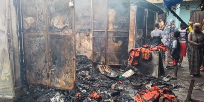 Fire guts Kwadaso market, destroys over 40 shops Fire guts Kwadaso market, destroys over 40 shops