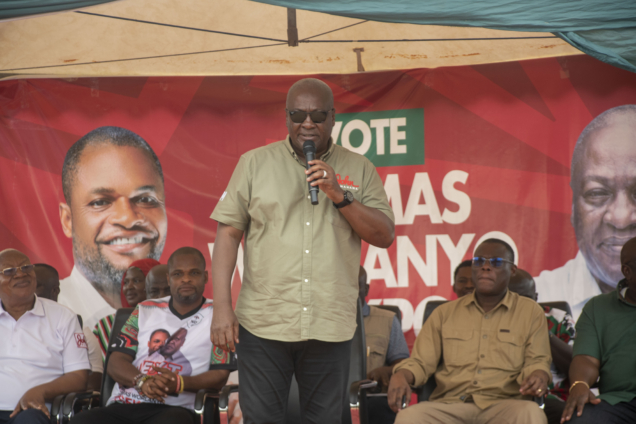 John-Mahama-in-Hohoe-636x424