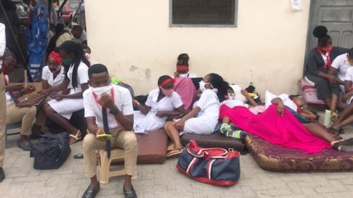 School of Hygiene trainees threaten demonstration over unpaid allowances School of Hygiene trainees threaten demonstration over unpaid allowances