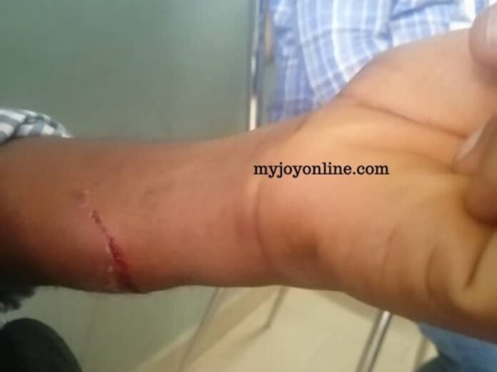 WhatsApp-IFamily seeks justice after alleged assault of student by teacher in Sehwi Asawinsomage-2020-08-06-at-152524-566x424 (Copy)