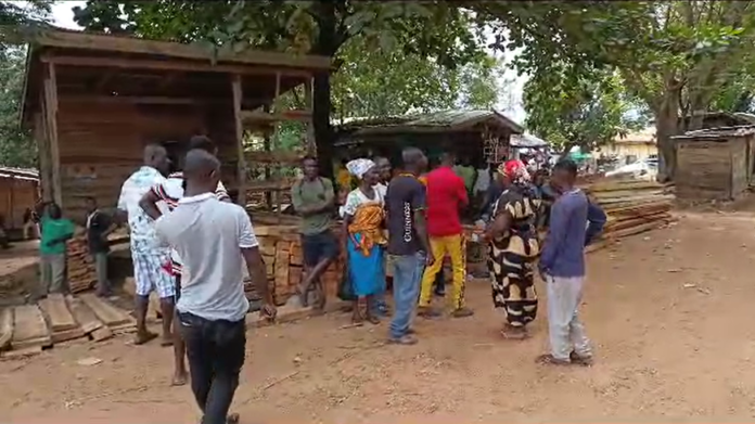 Timber log traders vandalize Oda Forestry Commission office