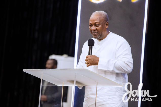 john-mahama-worships-with-archbishop-agyinasare-at-the-perez-chapel_52026276077_o-636x424