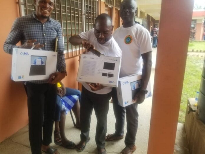 1 Teacher 1 Laptop distribution 1 Teacher 1 Laptop distribution