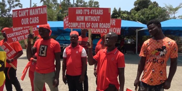 Chiefs, people of Adamorobe picket at Roads Ministry over poor roads Chiefs, people of Adamorobe picket at Roads Ministry over poor roads