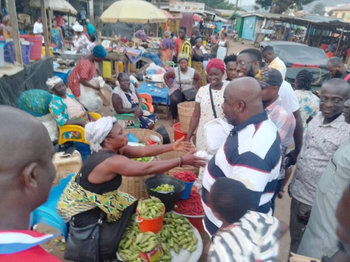 New Juaben South MP accounts to market women in Koforidua New Juaben South MP accounts to market women in Koforidua