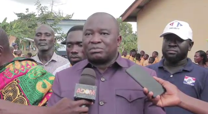 Deputy Health Minister cuts sod for new health center in Akyem Essam