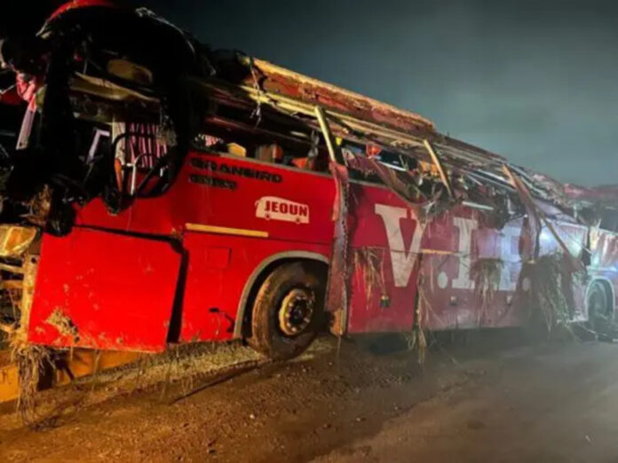 13 die in fatal accident on Kumasi-Obuasi Highway 13 die in fatal accident on Kumasi-Obuasi Highway
