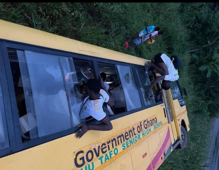 Kwahu Tafo SHS bus is involved in accident