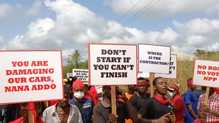 Breman Essiam residents stage protest over dusty roads