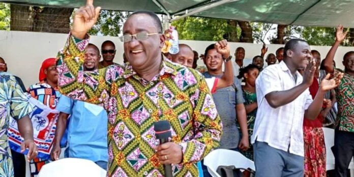 Afriyie Akoto joins Bawumia to campaign in Ashanti Region