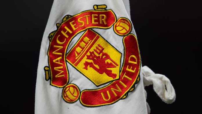 skysports-man-utd-corner-flag_6758397