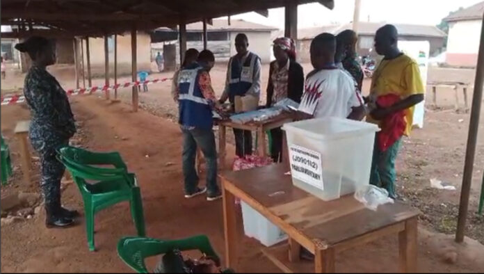 Voting delayed at Suma Ahenkuro Presbyterian B polling centre due to BV machine issues