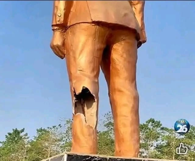 WhatsApp Image 2024-12-16 at 12.46.22_0a3ad78c Controversial Akufo-Addo statue at Effia-Nkwanta Hospital partially damaged