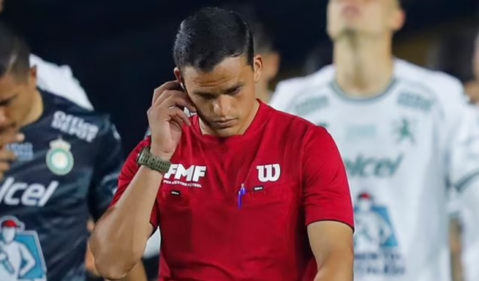 referee