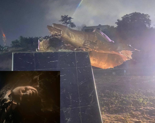 Nana-Addo_statue_destroyed_inset-536x424