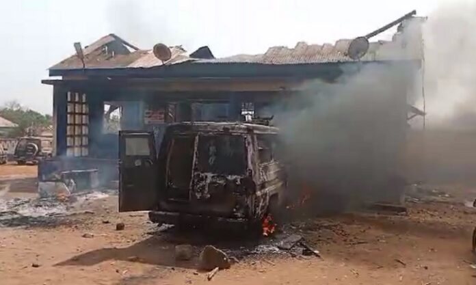 police-torched-708x424 (Copy)