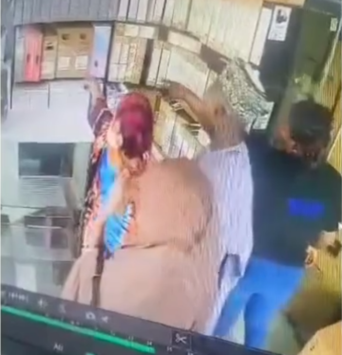 CCTV captures family of thieves