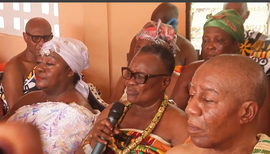 The Queen Mother of the Kwawu Traditional Area, Nana Adwoa Gyemfua II, has called on President John Dramani Mahama and the Inspector General of Police (IGP) to transfer the Eastern North Regional Police Commander, ACP Kwadwo Asante, due to his alleged involvement in chieftaincy disputes in Kwawu. The Queen Mother of the Kwawu Traditional Area, Nana Adwoa Gyemfua II, has called on President John Dramani Mahama and the Inspector General of Police (IGP) to transfer the Eastern North Regional Police Commander, ACP Kwadwo Asante, due to his alleged involvement in chieftaincy disputes in Kwawu.