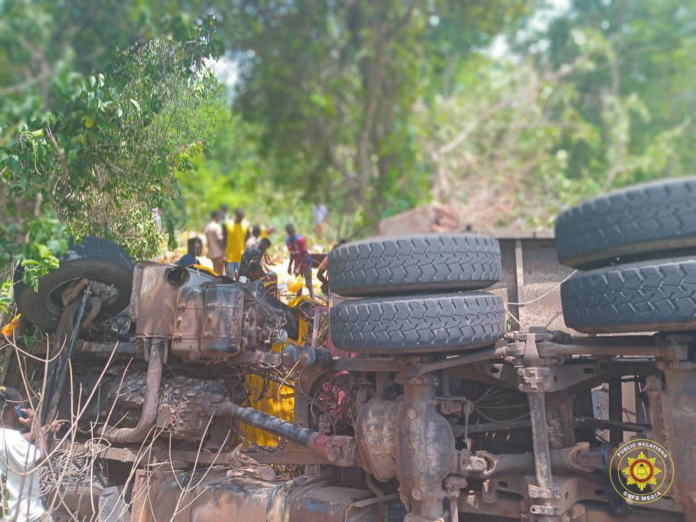 3 injured after trailer overturns on Asukawkaw mountain