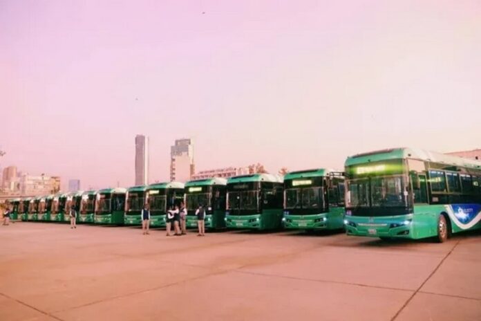 Addis-Ababa-_-Bus-_-Ethiopia-636x424 (Copy)