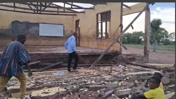 Wakawaka Assemblyman cries for help as rainstorm destroys only school block Wakawaka Assemblyman cries for help as rainstorm destroys only school block