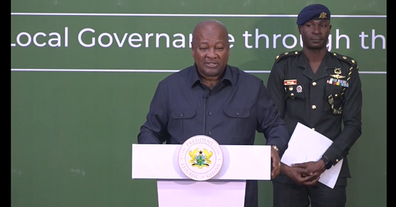 President Mahama warns MMDCEs against corruption, urges accountability
