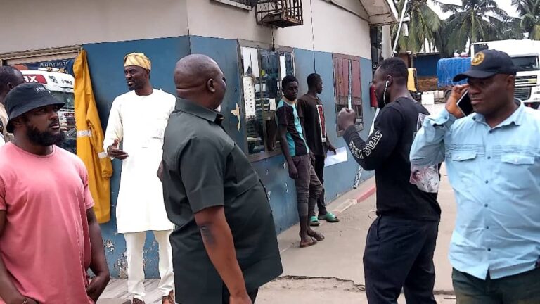 Hoodlums hijack axle load stations