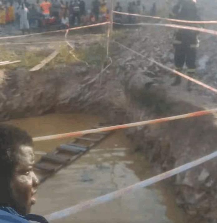Select 7-year-old drown in manhole at Abuom	 7-year-old drown in manhole at Abuom