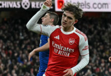 Dowman, 16, makes history as Arsenal beat Everton in late show
